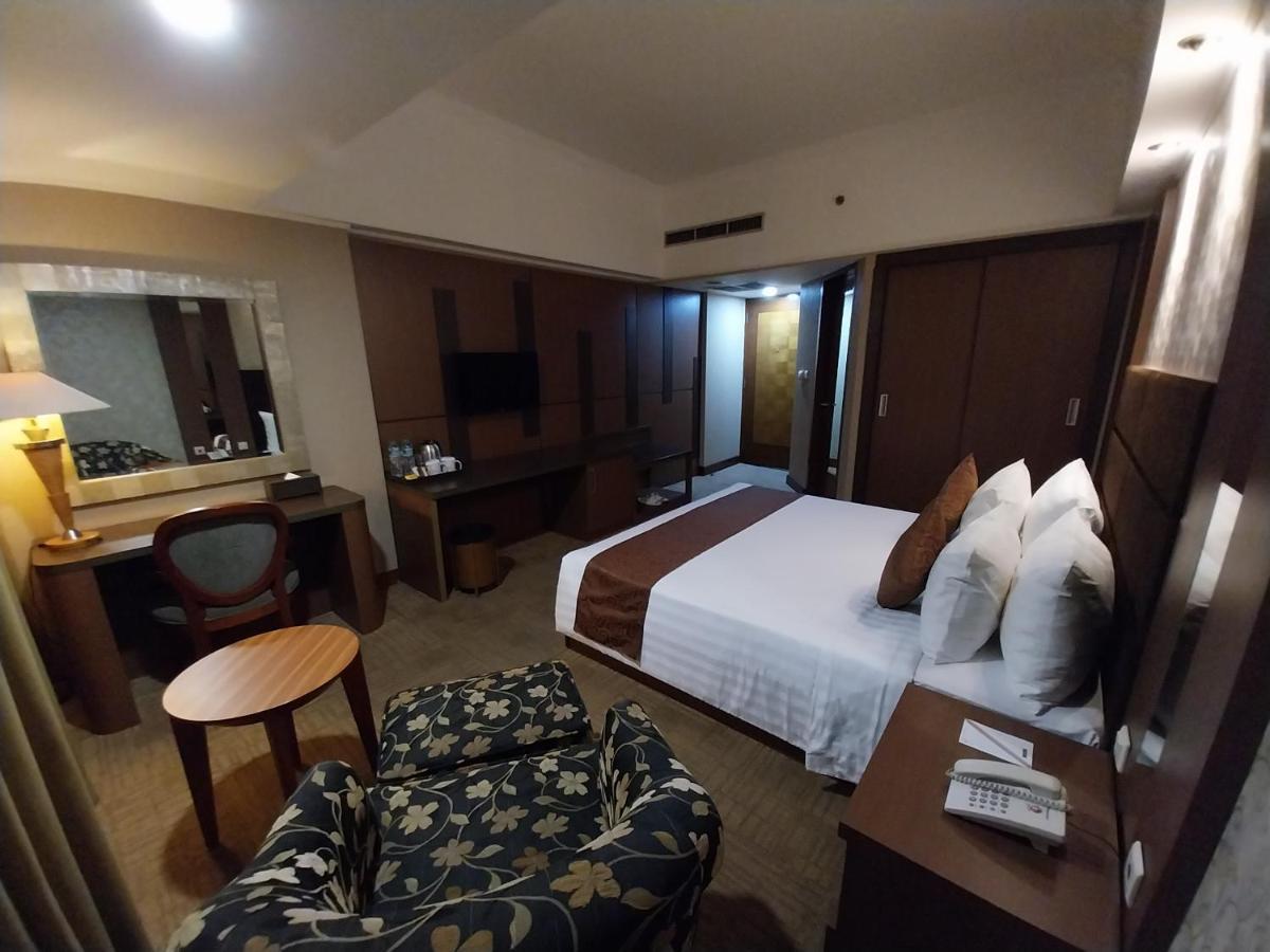 Horison Ultima Menteng Jakarta Exterior foto
