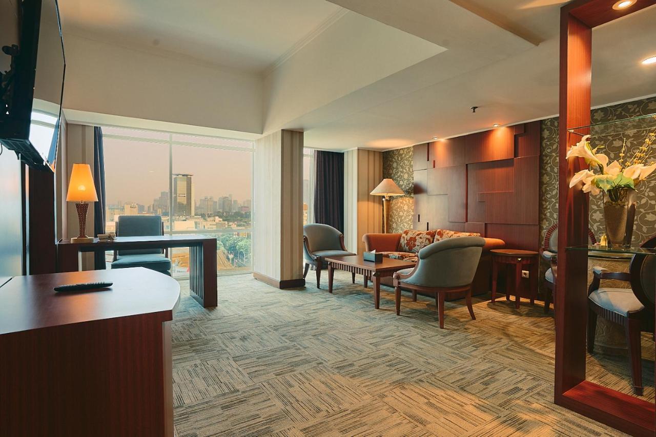 Horison Ultima Menteng Jakarta Exterior foto