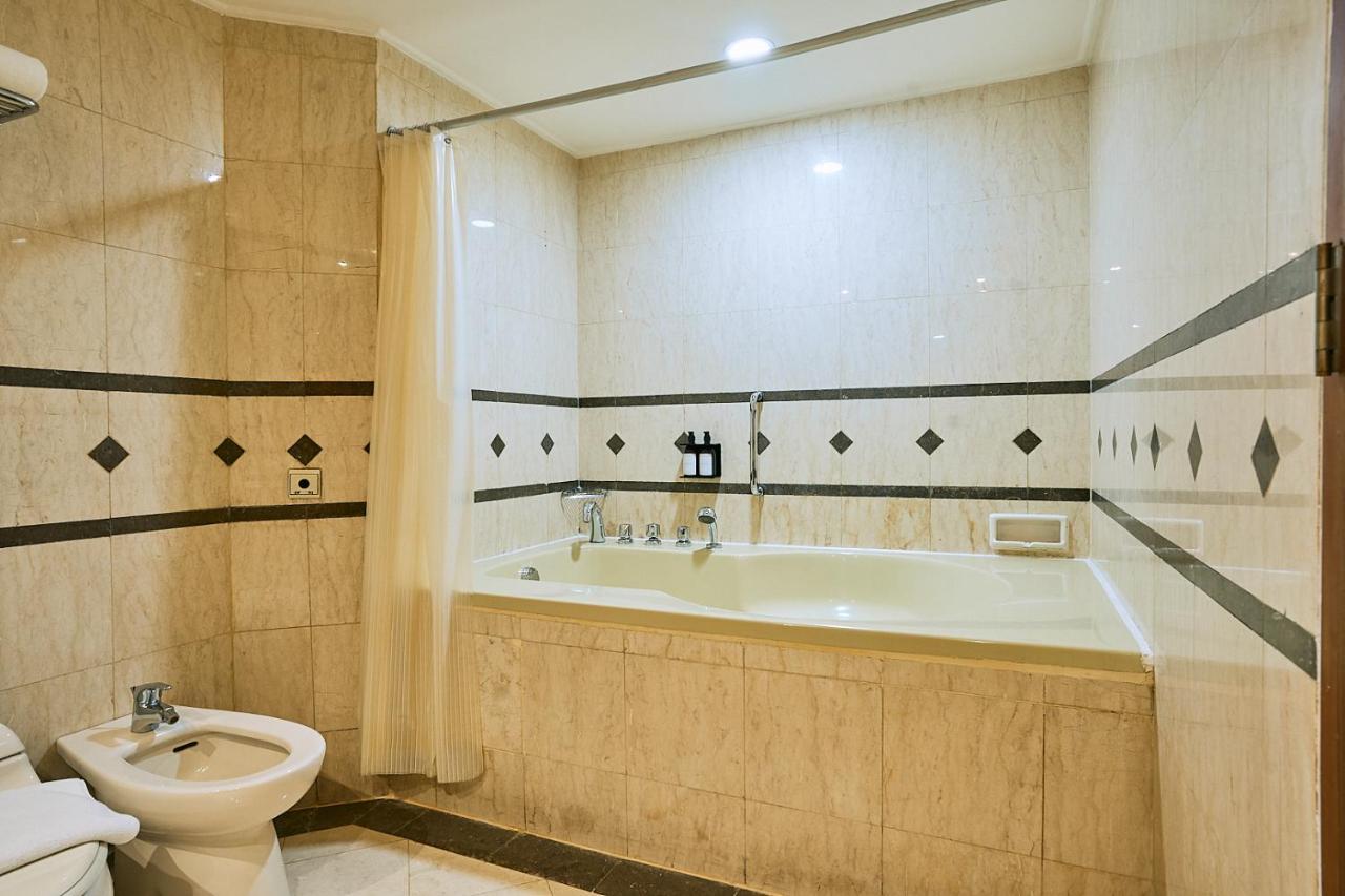 Horison Ultima Menteng Jakarta Exterior foto